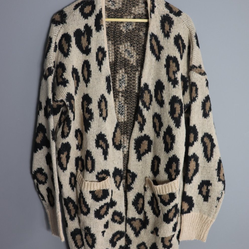 Plus size Leopard print cardigan